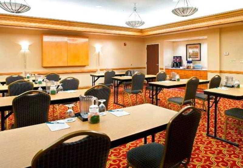 คอร์ตยาร์ด แอครอน ดาวน์ทาวน์ สโตว์ Hotel Stow ภายนอก รูปภาพ