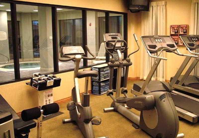 คอร์ตยาร์ด แอครอน ดาวน์ทาวน์ สโตว์ Hotel Stow ภายนอก รูปภาพ