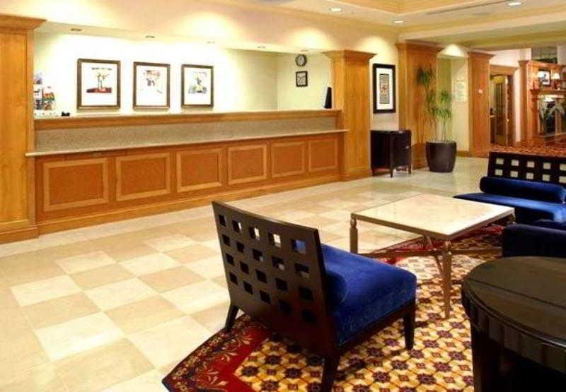 คอร์ตยาร์ด แอครอน ดาวน์ทาวน์ สโตว์ Hotel Stow ภายนอก รูปภาพ